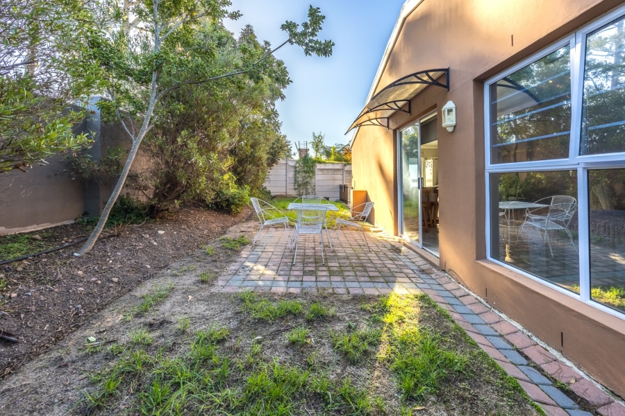 4 Bedroom Property for Sale in Vierlanden Western Cape
